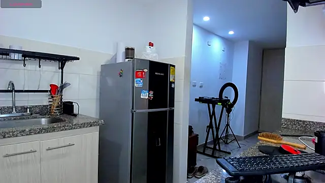 AbrilStivenson  online show from February 19, 2025, 2:12 am