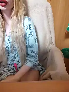 Snapshot of Elza_kom chatting on January 2, 2025, 9:43 am Elza kom online show from January 2, 2025, 9:43 am