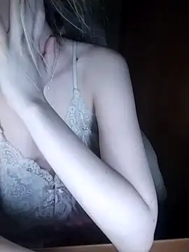 Snapshot of Elza_kom chatting on January 20, 2025, 12:15 am Elza kom online show from January 20, 2025, 12:15 am