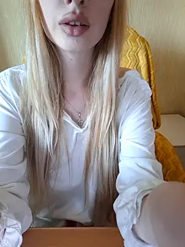 Snapshot of Elza_kom chatting on September 13, 2025, 4:01 am Elza kom online show from September 13, 2025, 4:01 am