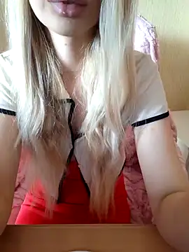 Snapshot of Elza_kom chatting on October 15, 2025, 4:34 am Elza kom online show from October 15, 2025, 4:34 am