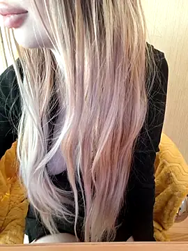 Elza kom online show from March 26, 2026, 6:30 am