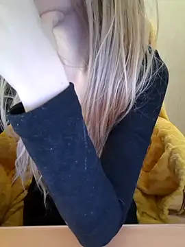 Elza kom online show from March 29, 2026, 6:35 am