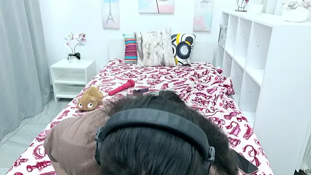 Nadine asian online show from February 12, 2026, 3:01 am