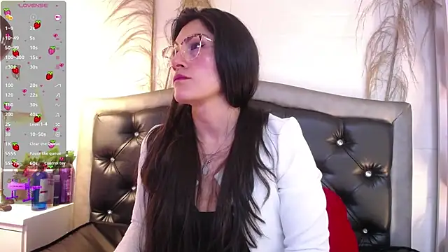 Rapunzeell  online show from February 22, 2025, 1:13 pm