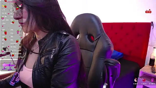 Rapunzeell  online show from March 3, 2025, 2:04 pm