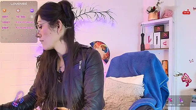 Rapunzeell  online show from September 10, 2025, 2:50 pm