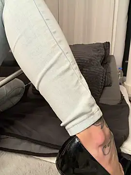 Laurahorney xo online show from February 16, 2026, 7:43 pm