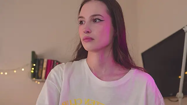 Snapshot of NeonShine chatting on March 11, 2025, 3:59 am NeonShine online show from March 11, 2025, 3:59 am