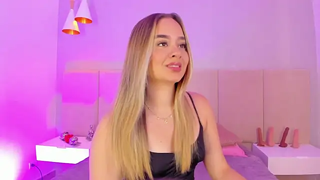 sofia pamela online show from December 19, 2024, 7:18 pm