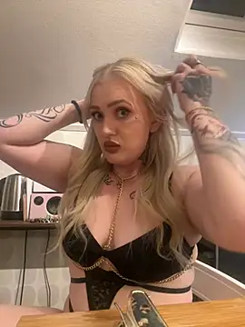 QueenOfFknBj online show from March 4, 2025, 7:11 pm