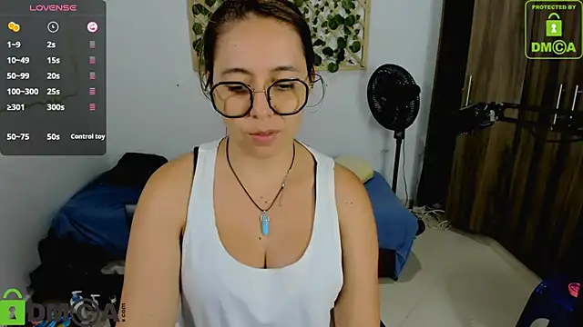 Snapshot of isa_loves_cum chatting on October 11, 2025, 2:22 am isa loves cum online show from October 11, 2025, 2:22 am