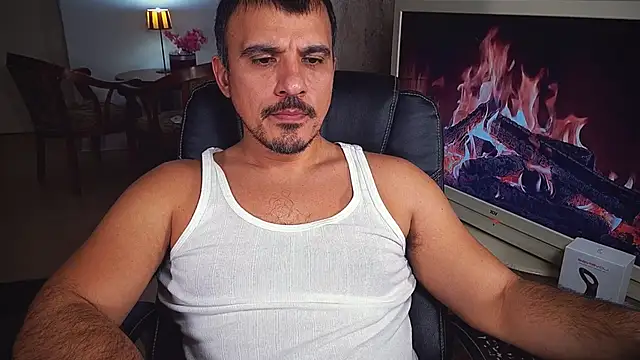 Snapshot of officeman7 chatting on December 1, 2024, 4:51 pm officeman7 online show from December 1, 2024, 4:51 pm