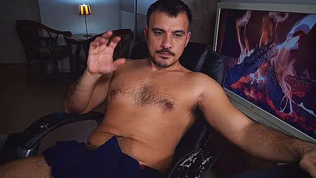 Snapshot of officeman7 chatting on December 16, 2024, 8:16 pm officeman7 online show from December 16, 2024, 8:16 pm