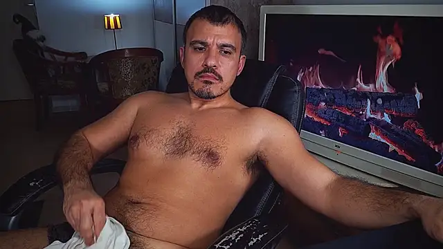 Snapshot of officeman7 chatting on December 20, 2024, 8:55 pm officeman7 online show from December 20, 2024, 8:55 pm