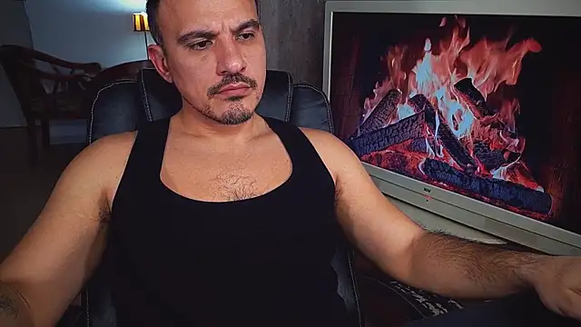 Snapshot of officeman7 chatting on January 15, 2025, 3:18 pm officeman7 online show from January 15, 2025, 3:18 pm