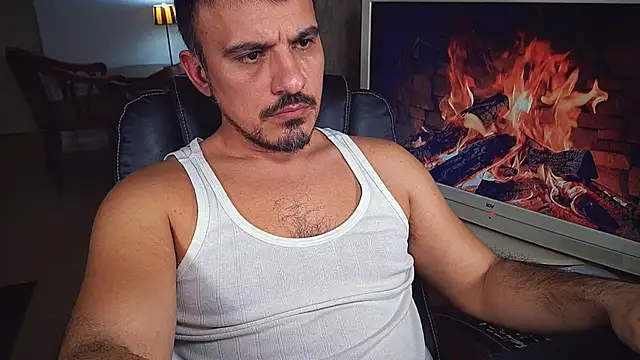 Snapshot of officeman7 chatting on February 4, 2025, 6:38 pm officeman7 online show from February 4, 2025, 6:38 pm