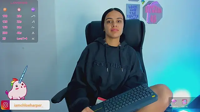 Snapshot of ChloeHarper_ chatting on December 6, 2024, 11:54 am ChloeHarper online show from December 6, 2024, 11:54 am