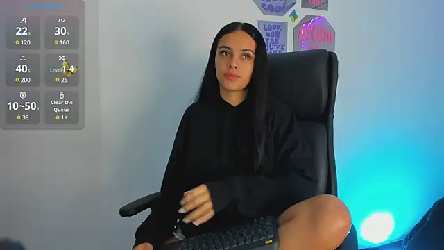 Snapshot of ChloeHarper_ chatting on December 14, 2024, 12:12 pm ChloeHarper online show from December 14, 2024, 12:12 pm