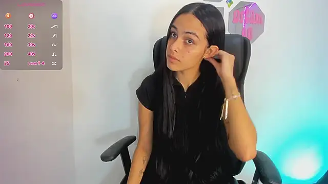 Snapshot of ChloeHarper_ chatting on December 30, 2024, 12:31 pm ChloeHarper online show from December 30, 2024, 12:31 pm
