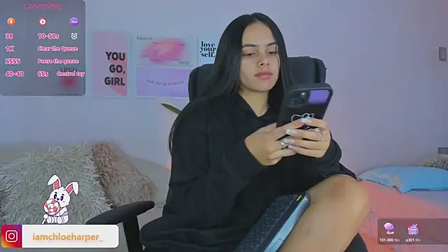 Snapshot of ChloeHarper_ chatting on January 13, 2025, 12:35 pm ChloeHarper online show from January 13, 2025, 12:35 pm