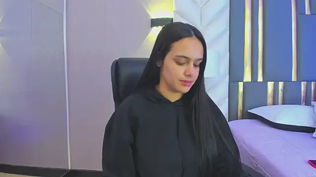 Snapshot of ChloeHarper_ chatting on May 9, 2026, 11:48 am ChloeHarper online show from May 9, 2026, 11:48 am