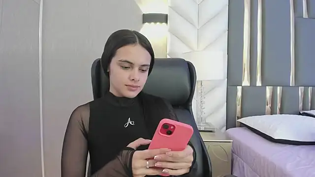 Snapshot of ChloeHarper_ chatting on May 31, 2026, 12:12 pm ChloeHarper online show from May 31, 2026, 12:12 pm