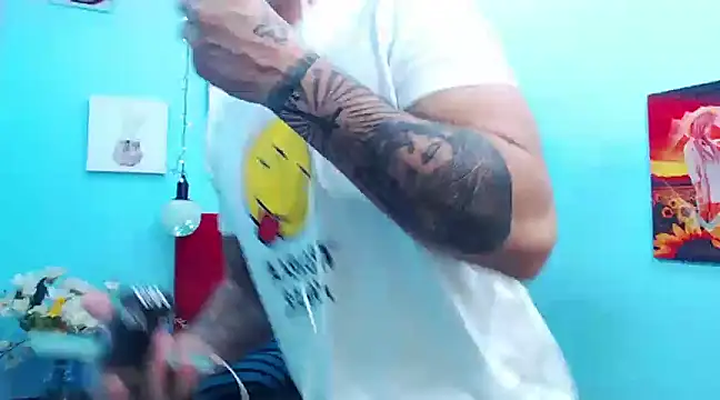 Snapshot of master_monstercock_ chatting on December 6, 2024, 1:00 pm master monstercock online show from December 6, 2024, 1:00 pm