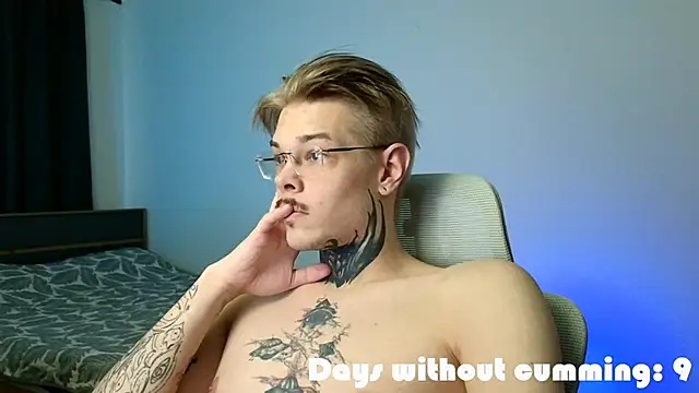 DENIS HERE online show from April 28, 2026, 2:22 pm