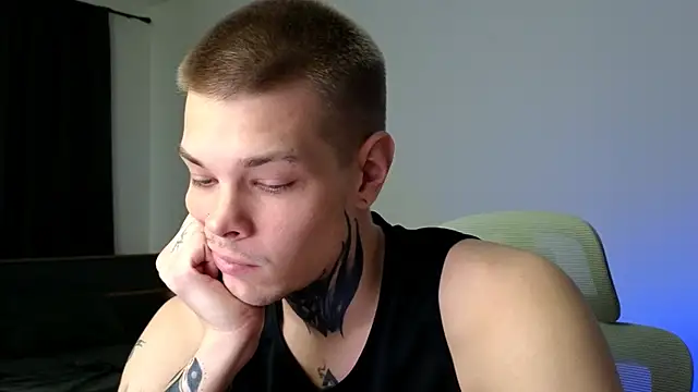 Snapshot of DENIS_HERE chatting on May 25, 2026, 4:35 pm DENIS HERE online show from May 25, 2026, 4:35 pm