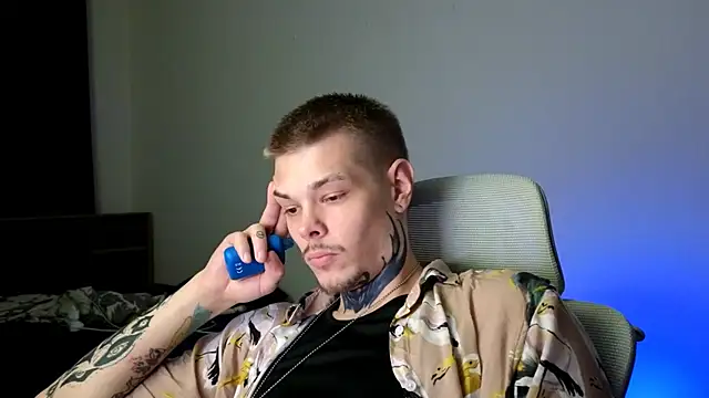Snapshot of DENIS_HERE chatting on June 10, 2026, 7:02 pm DENIS HERE online show from June 10, 2026, 7:02 pm
