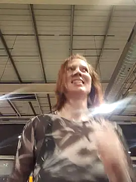 Snapshot of Exhibitionsplit chatting on March 14, 2025, 11:00 pm Exhibitionsplit online show from March 14, 2025, 11:00 pm