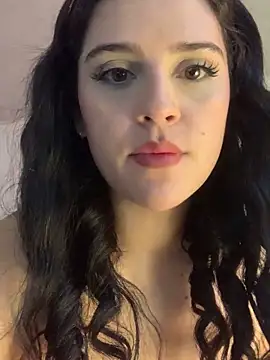 violet-333 online show from January 24, 2025, 8:11 pm