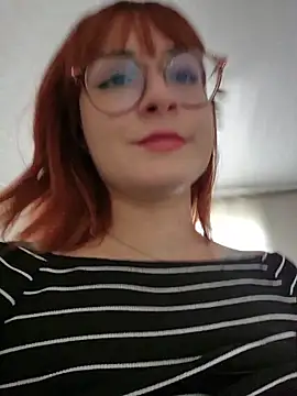 Snapshot of Ahrya_ chatting on April 1, 2026, 1:41 pm Ahrya online show from April 1, 2026, 1:41 pm