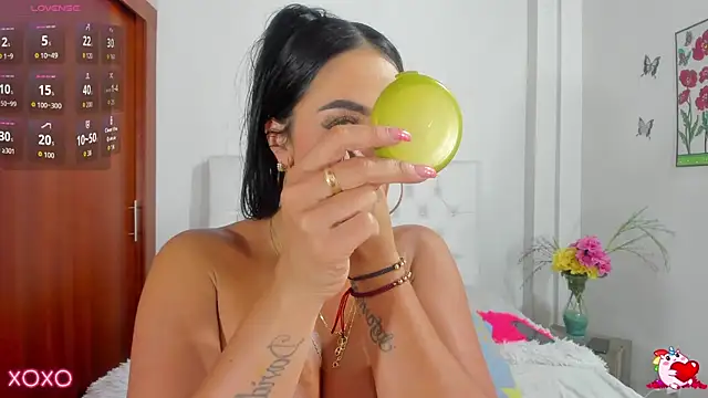 Snapshot of VenussVega chatting on November 19, 2025, 4:40 pm VenussVega online show from November 19, 2025, 4:40 pm