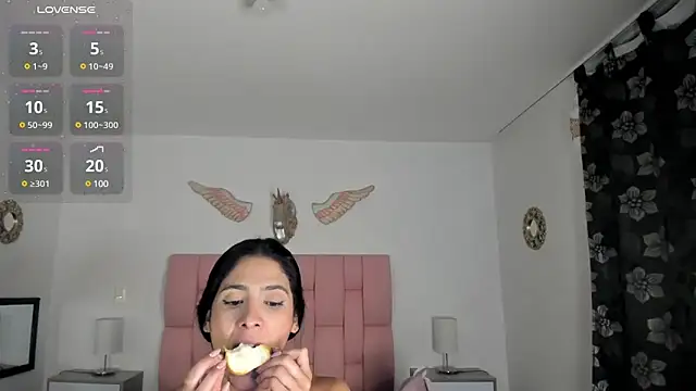 Snapshot of VeronikaOlsen chatting on January 17, 2025, 8:45 am VeronikaOlsen online show from January 17, 2025, 8:45 am