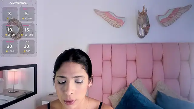 Snapshot of VeronikaOlsen chatting on February 1, 2025, 3:39 pm VeronikaOlsen online show from February 1, 2025, 3:39 pm