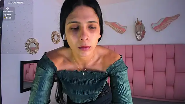 Snapshot of VeronikaOlsen chatting on March 18, 2025, 12:36 pm VeronikaOlsen online show from March 18, 2025, 12:36 pm