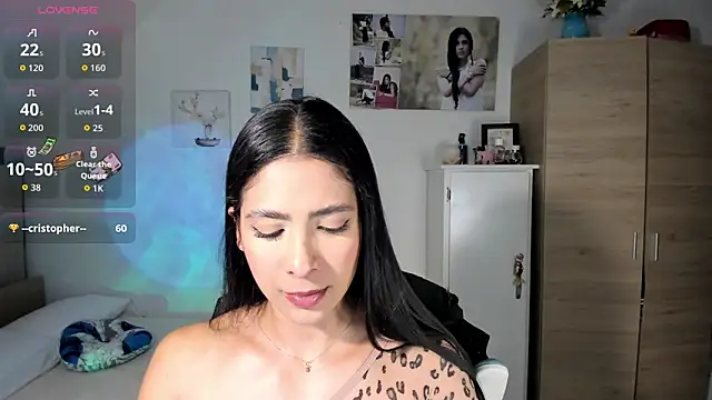 Snapshot of VeronikaOlsen chatting on October 11, 2025, 7:34 pm VeronikaOlsen online show from October 11, 2025, 7:34 pm