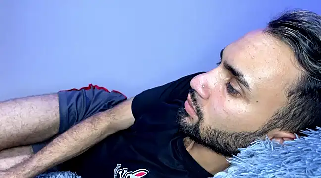 Snapshot of Dar_milk chatting on December 10, 2024, 4:56 am Dar milk online show from December 10, 2024, 4:56 am