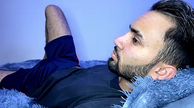 Snapshot of Dar_milk chatting on December 12, 2024, 4:48 am Dar milk online show from December 12, 2024, 4:48 am