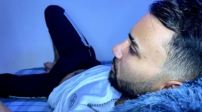 Snapshot of Dar_milk chatting on February 17, 2025, 7:42 pm Dar milk online show from February 17, 2025, 7:42 pm