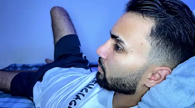 Snapshot of Dar_milk chatting on February 18, 2025, 5:20 am Dar milk online show from February 18, 2025, 5:20 am