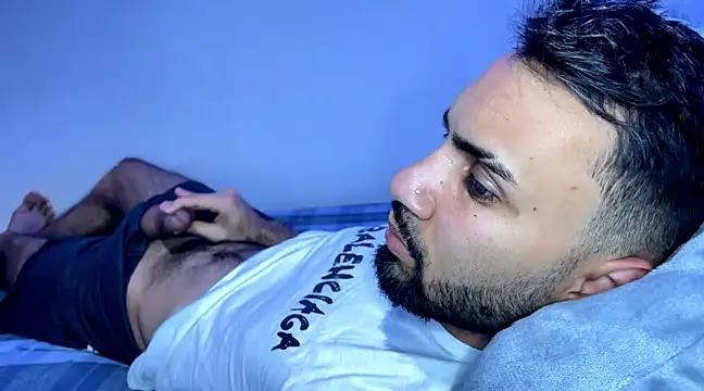 Snapshot of Dar_milk chatting on February 18, 2025, 8:25 pm Dar milk online show from February 18, 2025, 8:25 pm