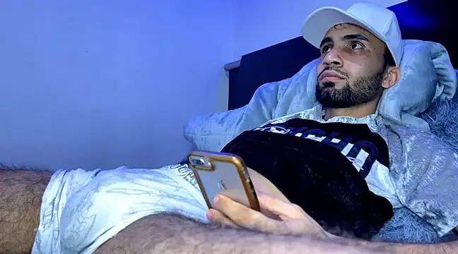 Snapshot of Dar_milk chatting on March 18, 2025, 5:31 am Dar milk online show from March 18, 2025, 5:31 am