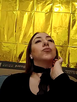 Mia Novikov online show from April 13, 2026, 5:07 pm