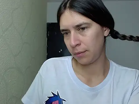 Snapshot of linda92astro chatting on October 29, 2025, 12:07 pm linda92astro online show from October 29, 2025, 12:07 pm