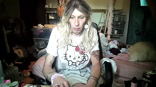 Ombeline1 online show from March 6, 2025, 1:03 pm