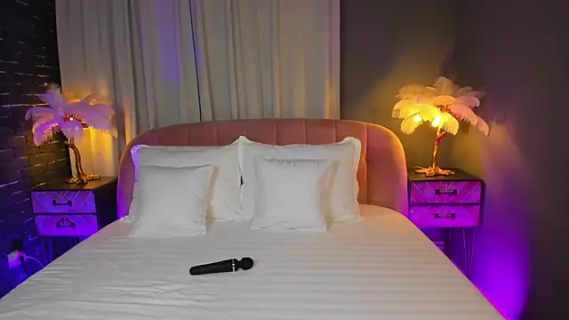 AmedeeaBanks online show from September 11, 2025, 7:25 pm