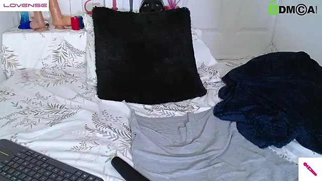 Hot Candy  online show from January 9, 2025, 4:39 pm